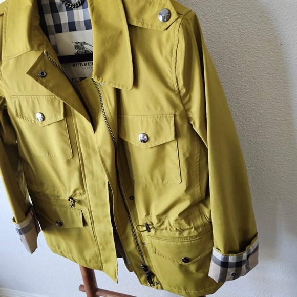 Burberry Mustard Gold Rain Jacket - Picture 5 of 16
